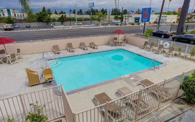 Motel 6 San Bernardino, CA - South