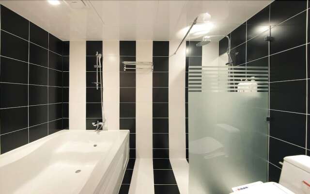 Dream Hotel