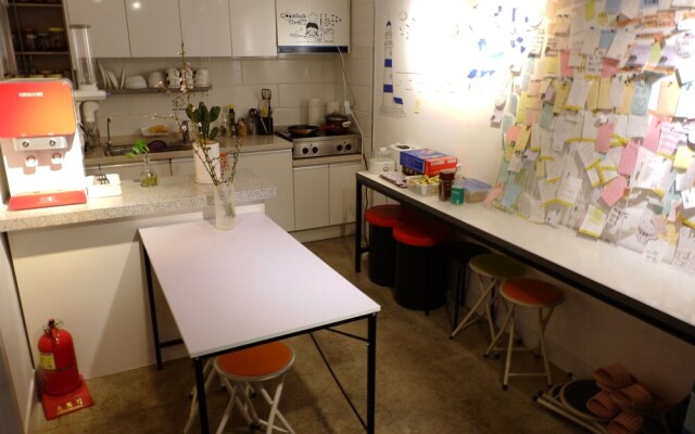 Haru The Guesthouse Hostel