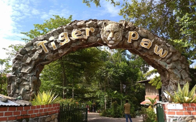 The Tiger Paw Resort