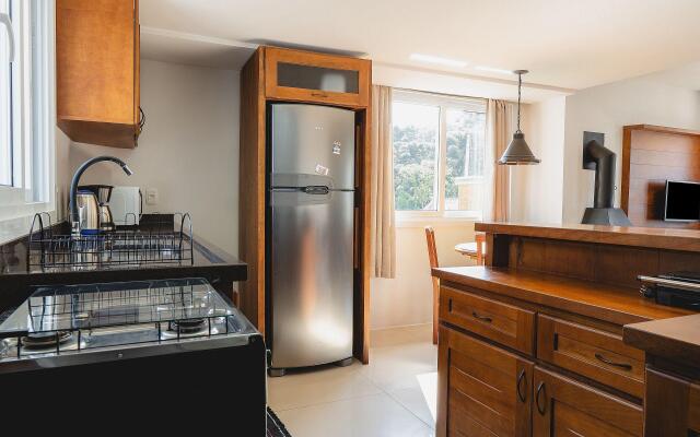 Belíssima casa duplex com lareira em Canela GRA173