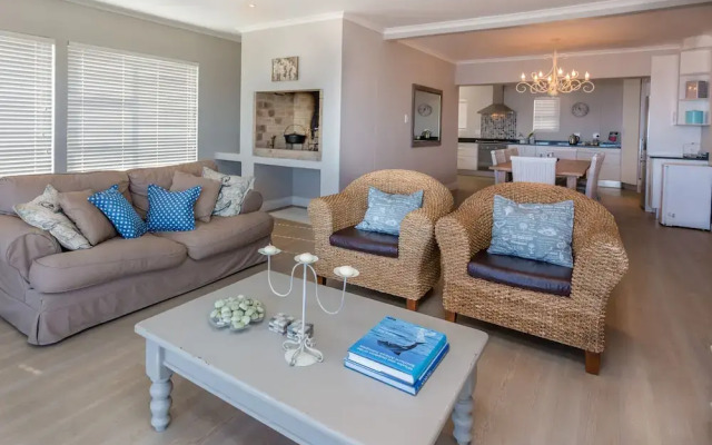 Gansbaai Seafront Holiday House: Ons C-huis