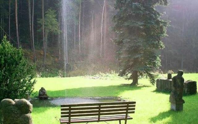 Apartment in a Villa With Park in Grossschirma