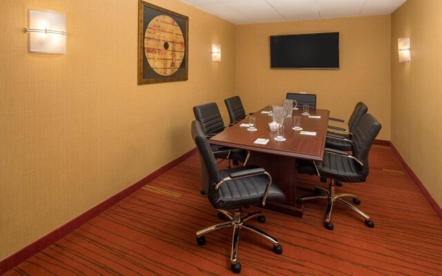 Courtyard by Marriott Seattle Southcenter