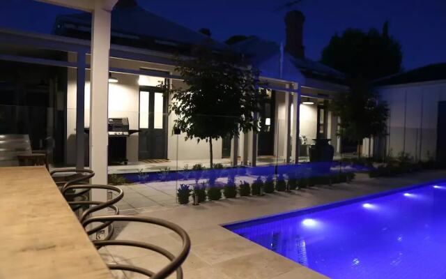 Hollidge House Apartments