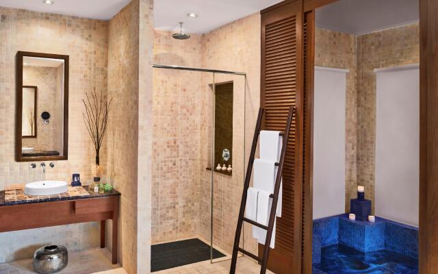 Golden Palm Tree Sepang