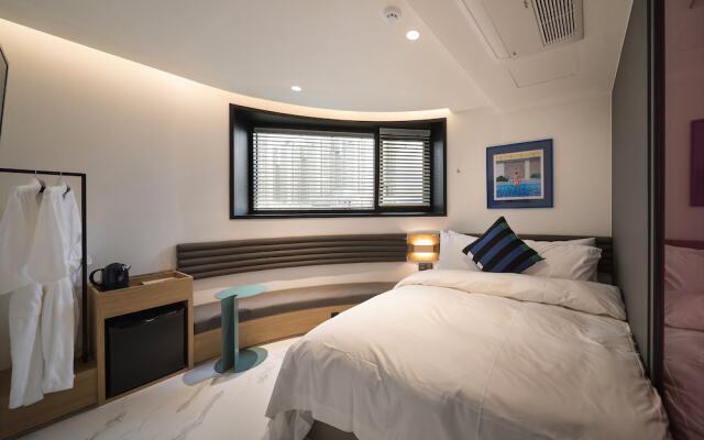 No 25 Signature Centum
