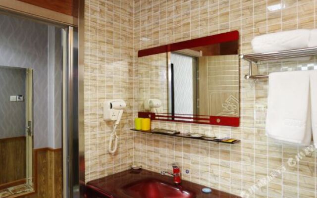 Sunshine 100 Holiday Inn (Jilin Jiangnan Park Taishan Road)