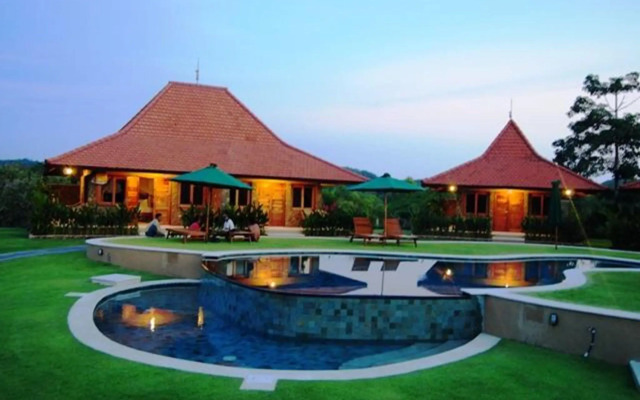 Three Monkeys Villas