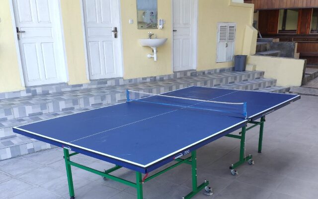 Phinisi Hostel Bira