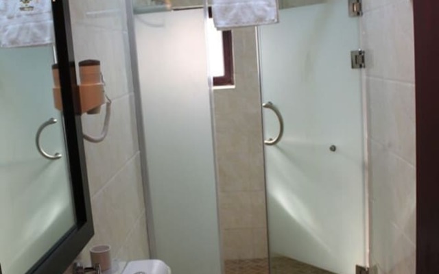 De Santiago Milan Hotel and Suites