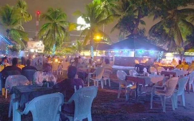 Hotel Highway Garden