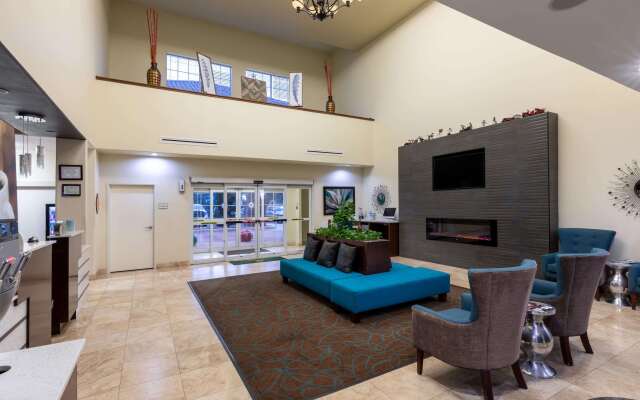 La Quinta Inn & Suites by Wyndham Houston New Caney