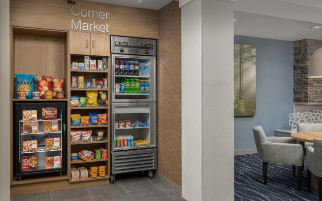 Fairfield Inn & Suites by Marriott Roanoke Hollins/I-81