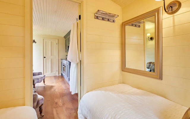 Host Stay Guards Van