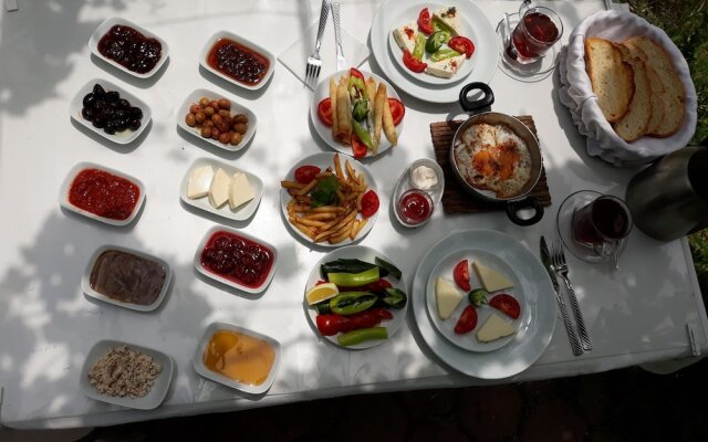 Ada Keki̇ği̇ Pansi̇yon