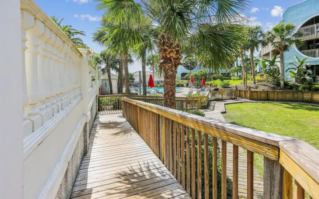 View Ocean & Racquet 8315