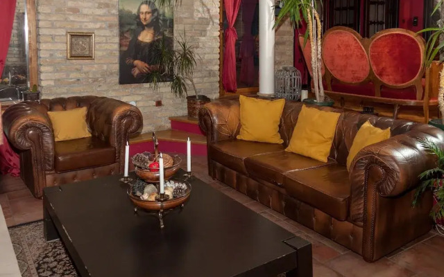 Red Clay SPA Apartments