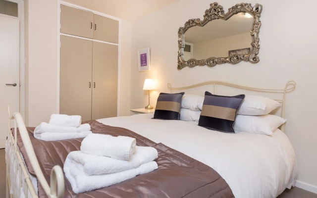 Stylish 2 Bed Flat 5 Minutes From Paddington