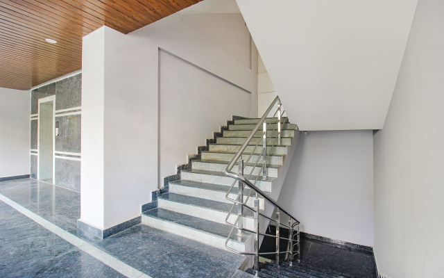 Fabhotel Ssr Fern Suites
