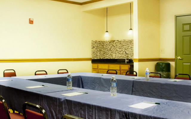 Country Inn & Suites by Radisson, Macedonia, OH