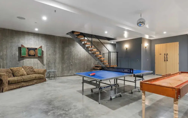 Luxe LA Escape w/ Pool, Views & Game Room Alta Vista Estate by Avantstay