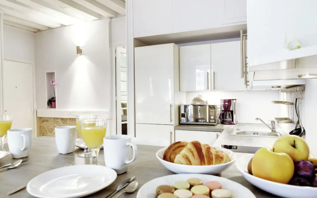 Paris Marais Central Residence