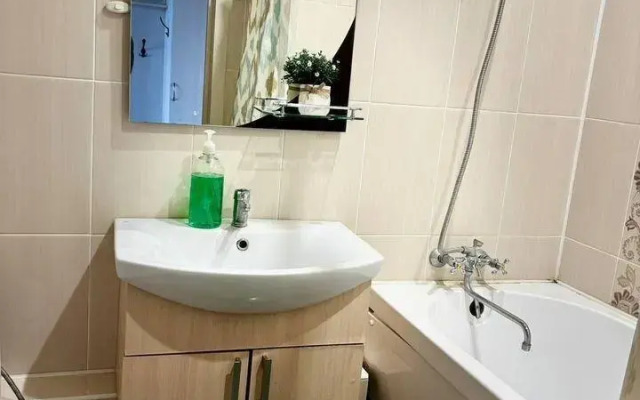 Апартаменты на проспекте Маршала Устинова 4