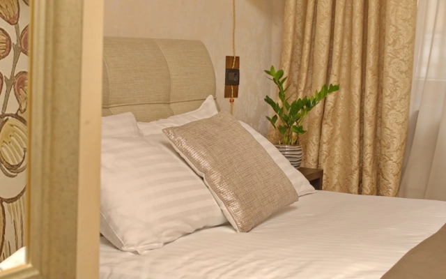 Отель «Шато Люкс»