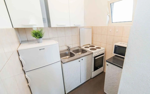 Maki Apartments