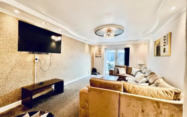 Manchester Sweet Home - Spacious 7BR House