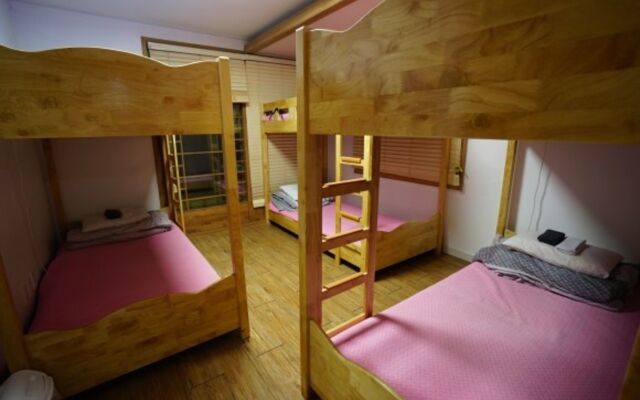 My Mother Guesthouse - Hostel