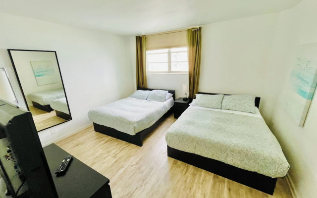 The Tides on Hollywood