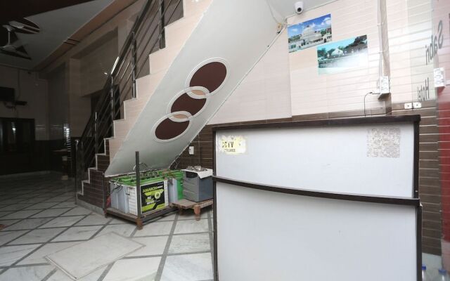 SPOT ON 37780 Hotel Doon Sabri