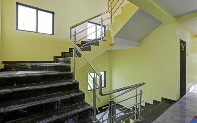 OYO 700169 Om Sai Ram Residency