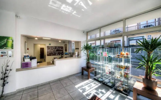 Zenitude Lourdes Acacia1