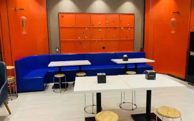 Longjin Business Hotel