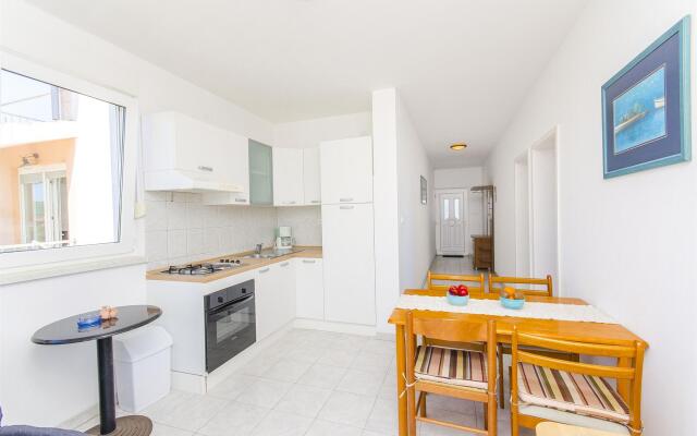 Apartments Kažimir in Necujam - island Solta