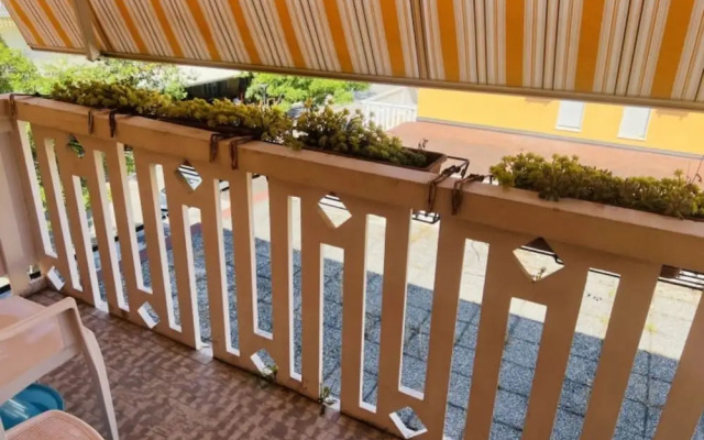 Sunny Apartment With Balcony-beahost