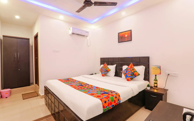 Fabexpress Elite Inn
