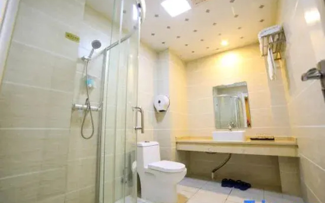Xingshan Luoma Holiday Hotel