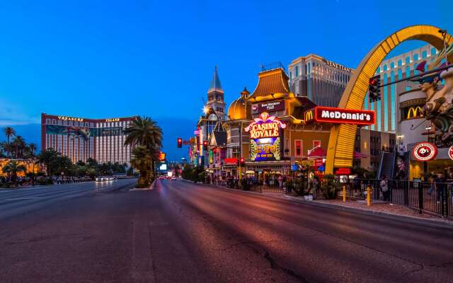 Best Western Plus Casino Royale - Center Strip