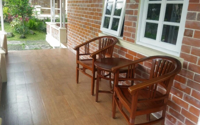 Villa Kota Bunga Anyelir