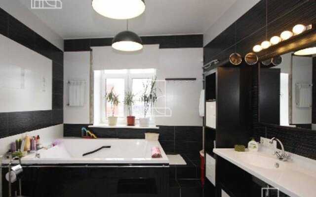 Apartment With Terrace — фото