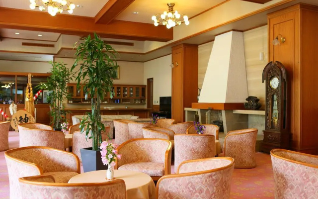 Sui Suwako – Lobby – Suwa