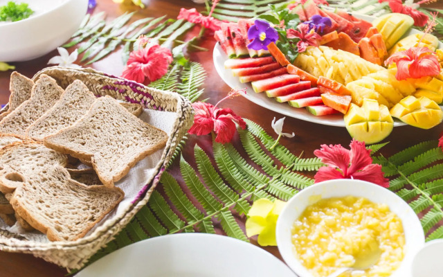 drivethru Hostel Polhena