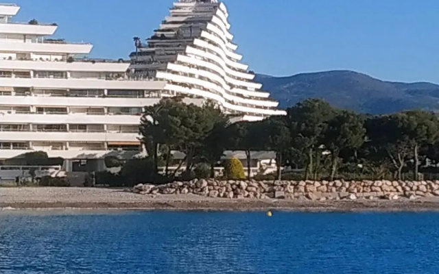 Studio Rez de jardin Marina baie des Anges