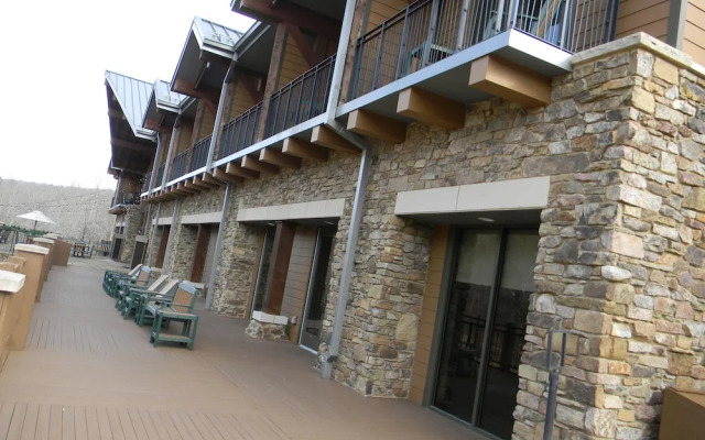 Echo Bluff State Park