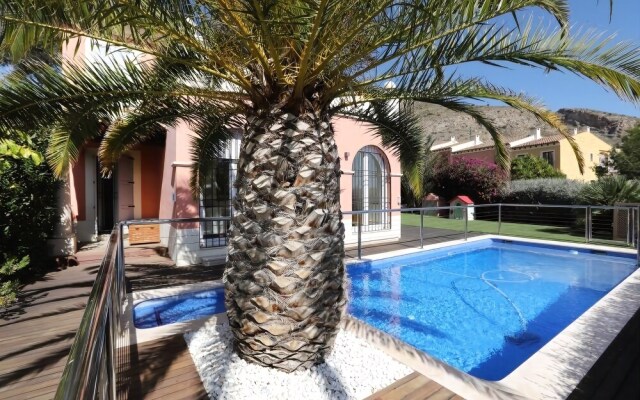 Luxury Villa Located In The Exclusive Area Of Finestra