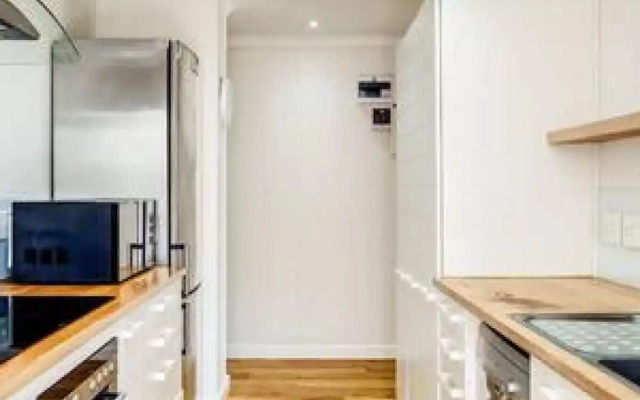 Beachy Apartment w Pool Ocean Views Beach Steps